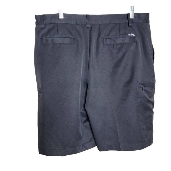 IZOD Perform x Golf Cargo Shorts Black 36" - Picture 2 of 10